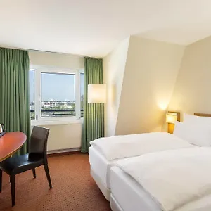 Hotell Nh Ost